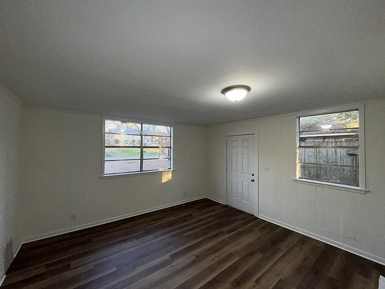 3147 Shirley Dr — Photo 21