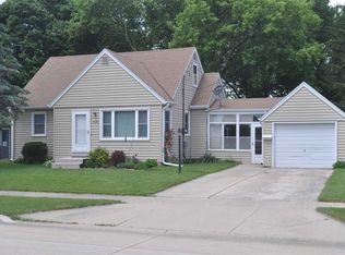 1426 3rd St SE, Mason City, IA 50401
