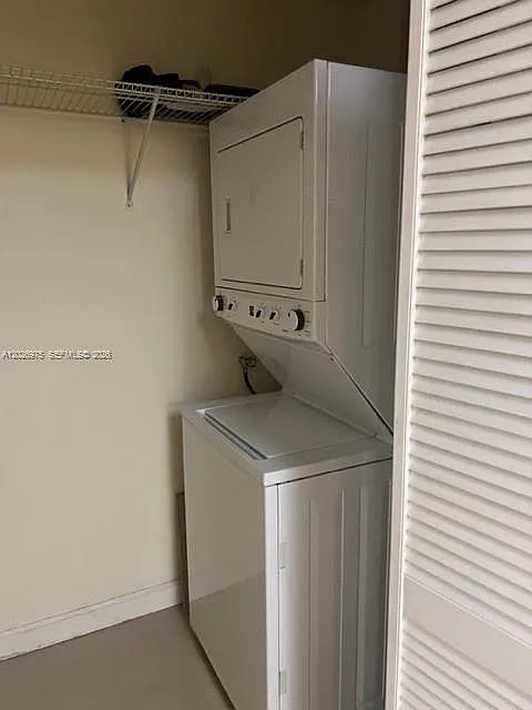 Lakes Of Jacaranda Condo — Photo 2