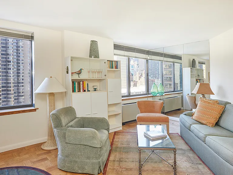 415 E 37th St #19M — Photo 4