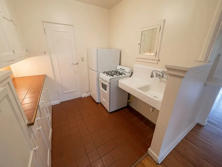2701 Grand Avenue South — Photo 6