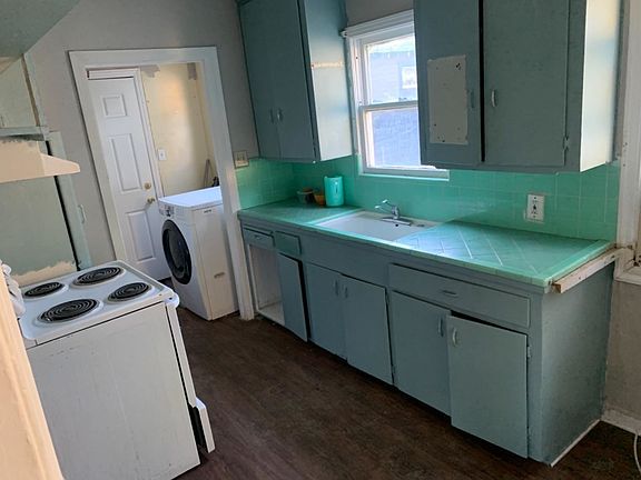 5th image of 1253 Acacia Ave