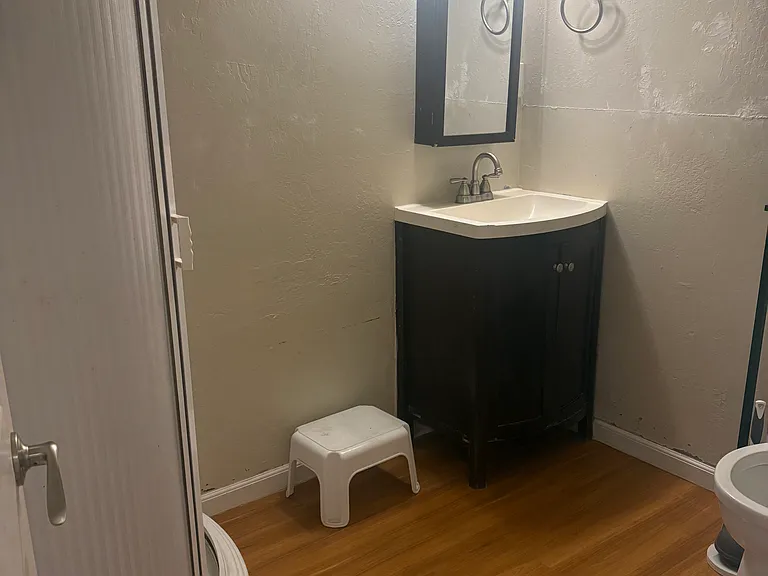 1012 Sylvia Way — Photo 12