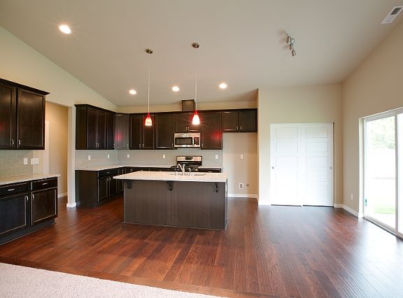 4th image of 5623 76th Ave E