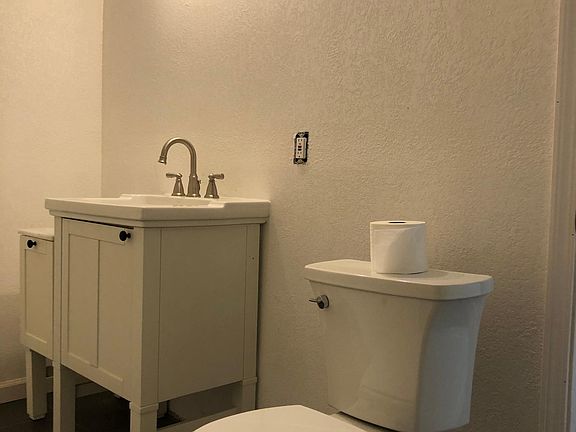 4th image of 117 Boston Ave #1