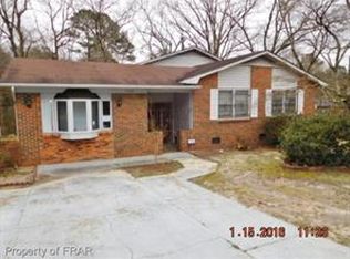 5300 Foxfire Rd, Fayetteville, NC 28303