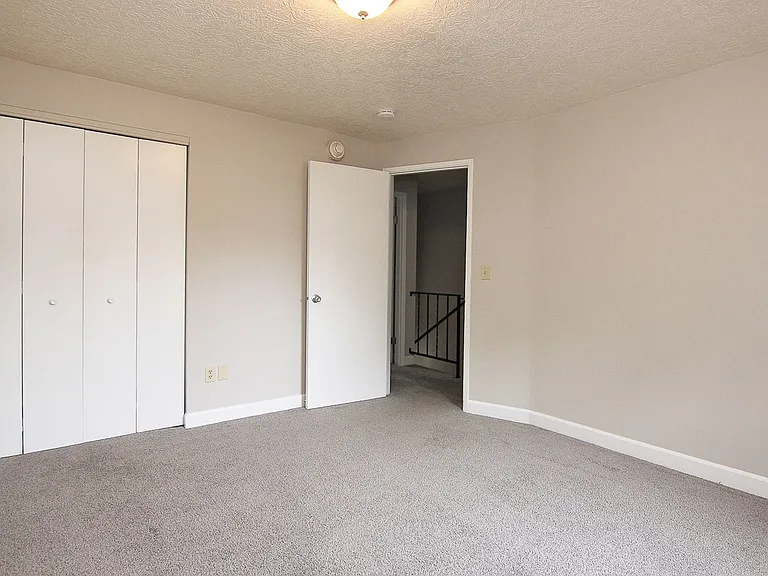 District 550 — Photo 26