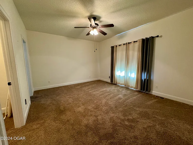 2731 Jefferson Ave — Photo 6