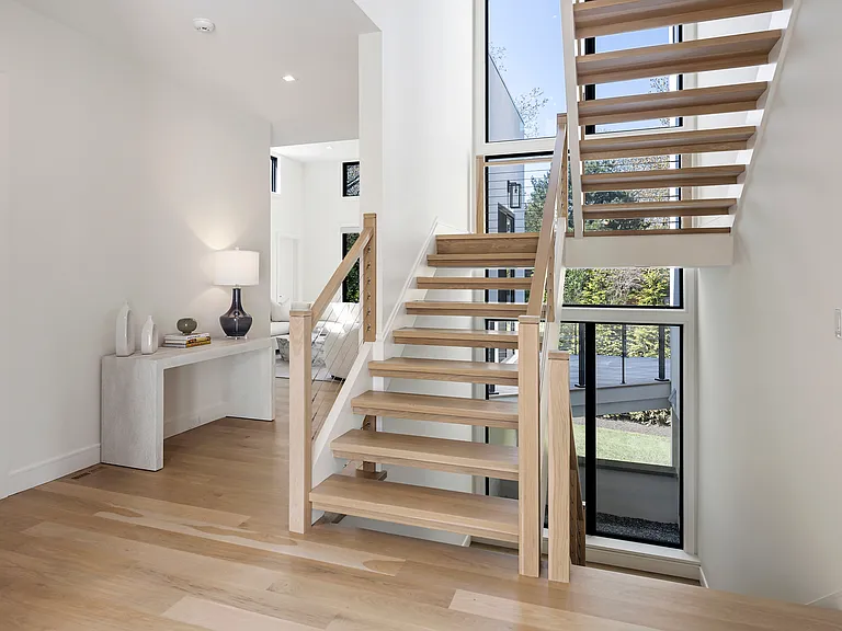 130 Highview Dr — Photo 7