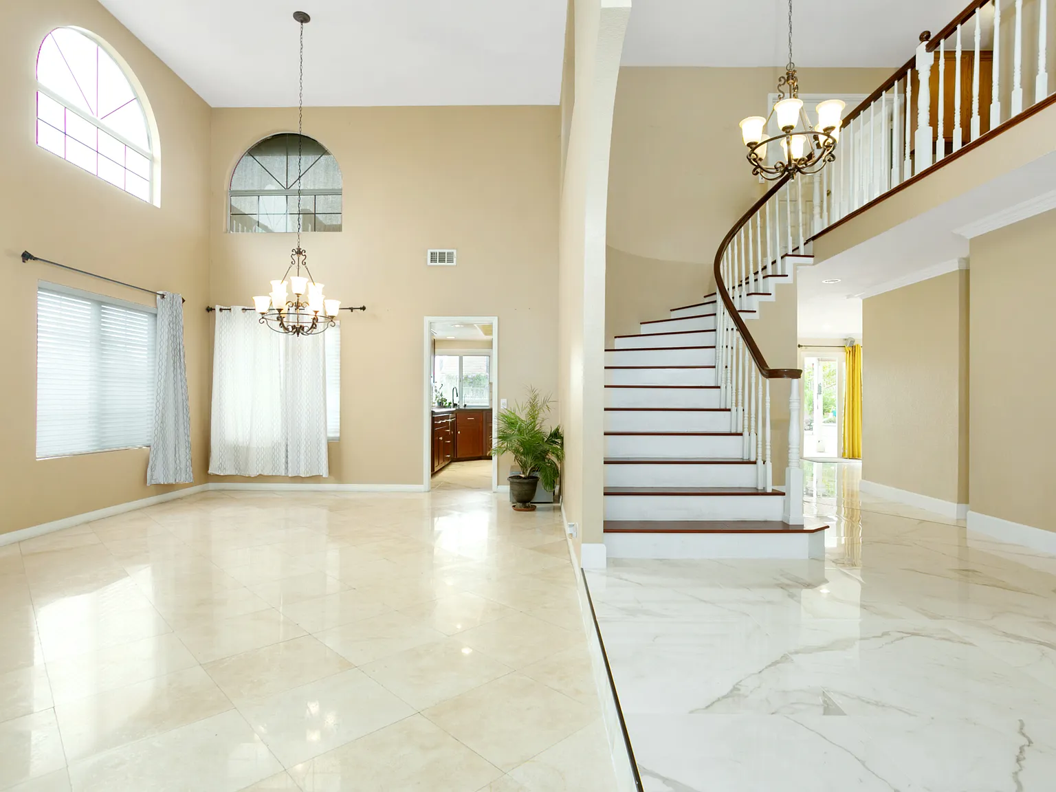 4 bed, 3113 sqft, $6,835 — Photo 4