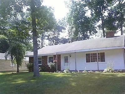 4959 Pineview Dr photo 1