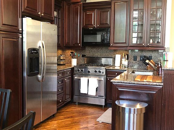 4th image of 2652 N Lincoln Ave APT 2F
