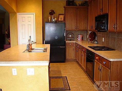 3rd image of 219 Cedar Crest Dr