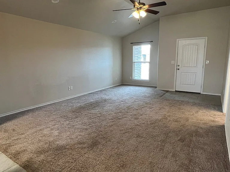 1704 Rattler Ln — Photo 2