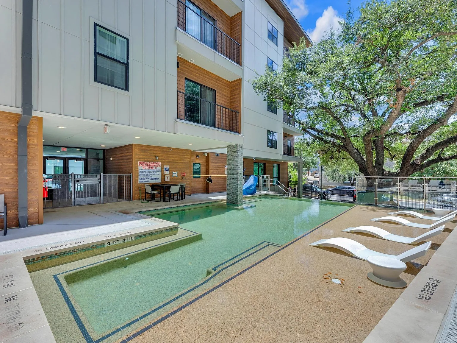 2 bed, 2.0 bath, 1233 sqft, $2,950 — Photo 1
