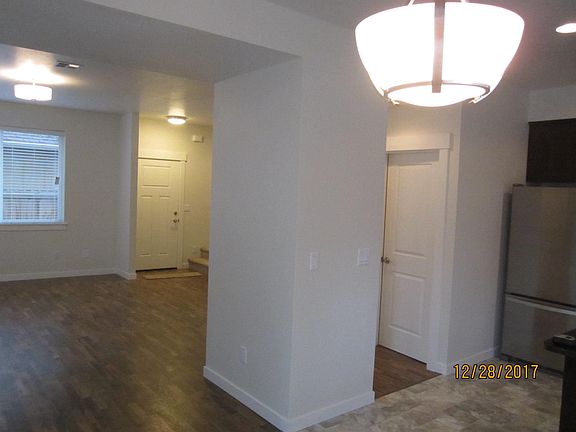 5th image of 215 S C St