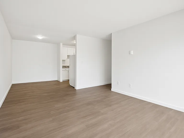 33452 Tessaro Cres #213 — Photo 7