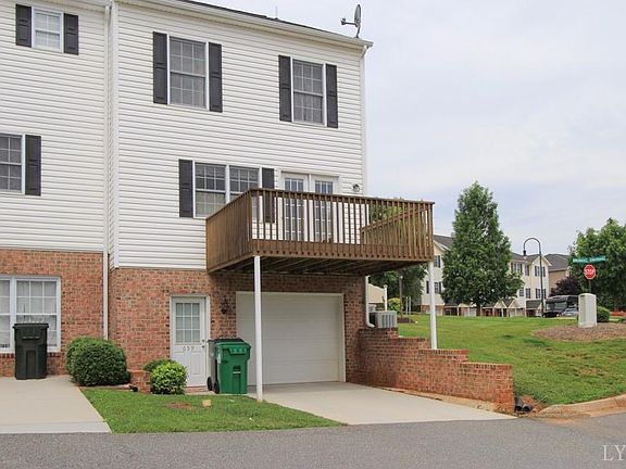 3rd image of 659 Wyndhurst Dr