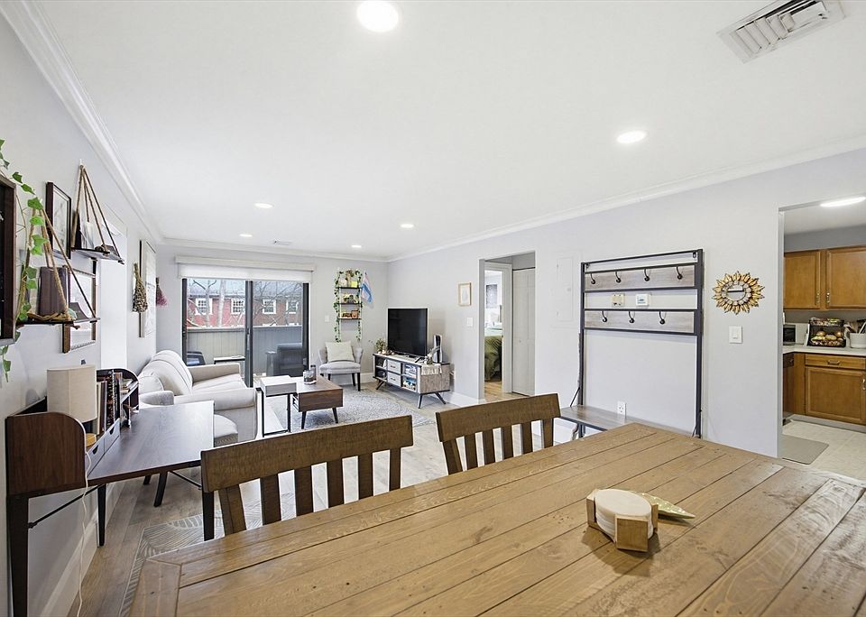 1st image of 20 Central St APT 213