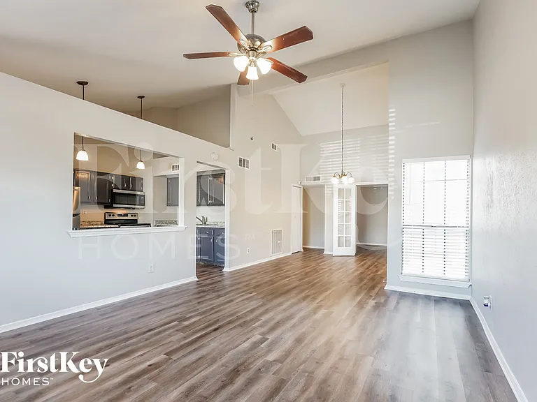 415 Justice Dr — Photo 3