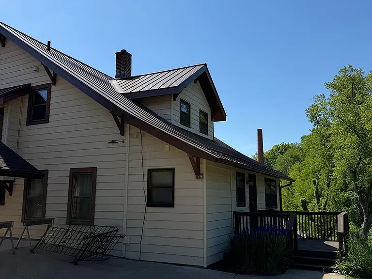 131 S Main St — Photo 22