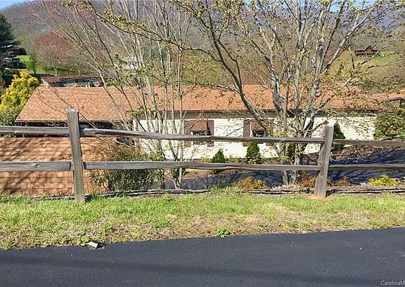 4th image of 81 Windy Hill Dr