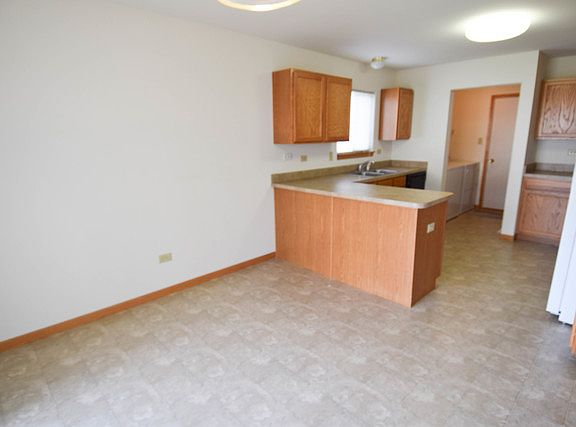 4th image of 704 Vertin Blvd