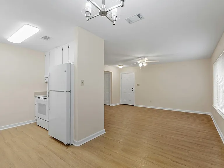 2188 Claremont Ln #A — Photo 11