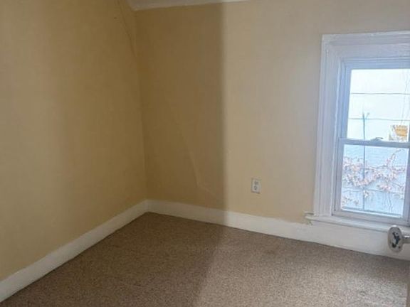 4th image of 12 Alvin Pl #2