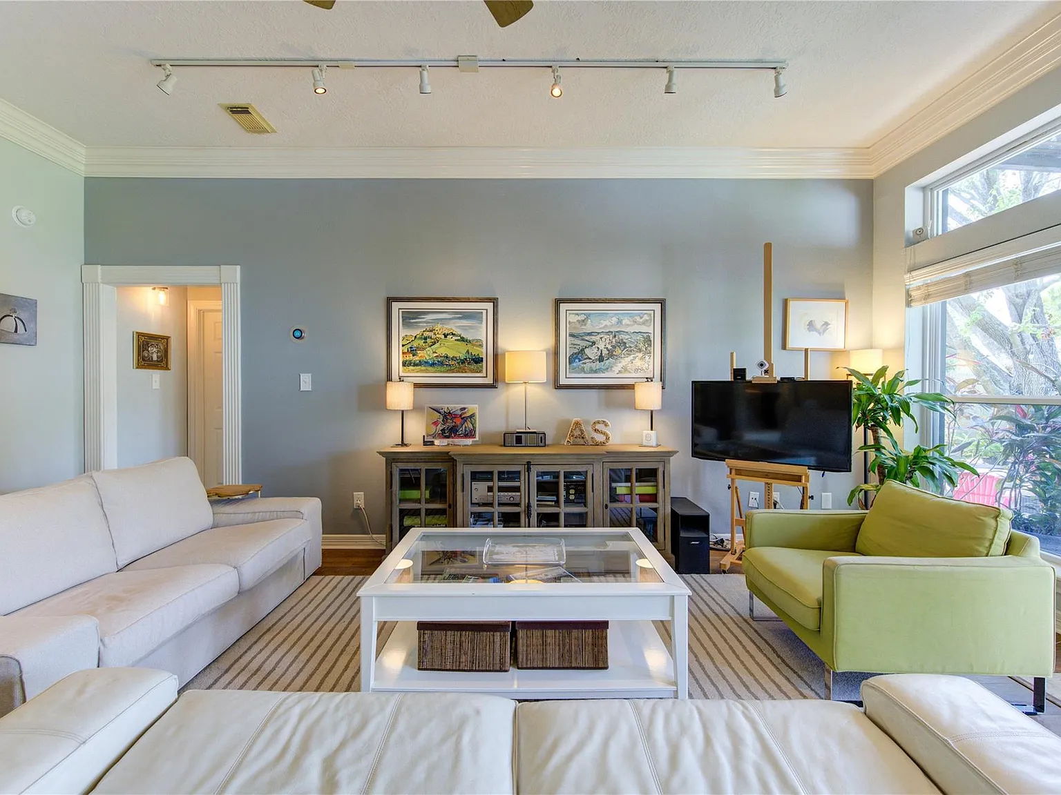 6 bed, 4.5 bath, 3700 sqft, $4,500 — Photo 3