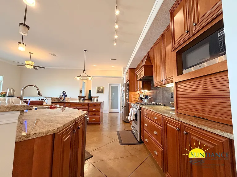 249 Beachview Dr — Photo 11