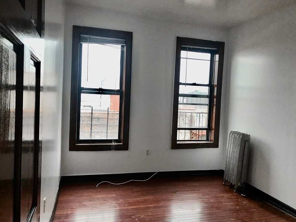 1st image of 40 Saint Nicholas Pl APT 6E