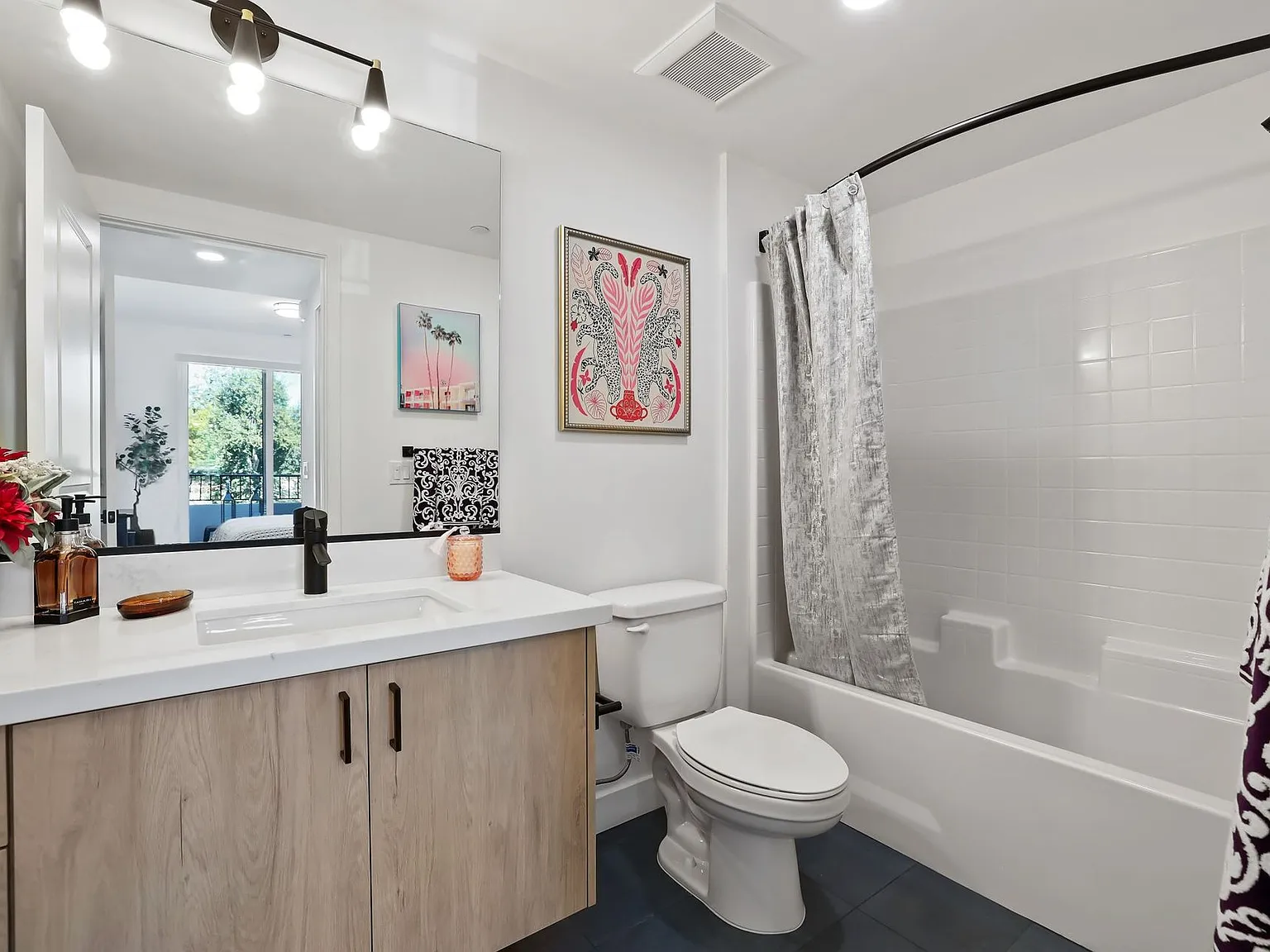 MODERNO La Granada Luxury Living — Photo 4