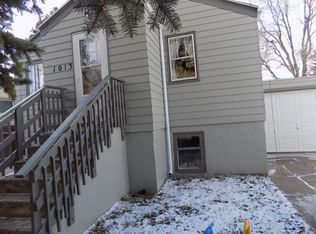 1013 Jefferson Ave, Bismarck, ND 58504
