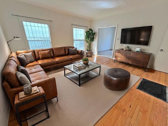 4th image of 1200 N Gardner St APT 1