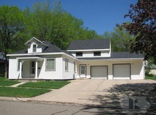 120 2nd Ave NE, Sioux Center, IA 51250