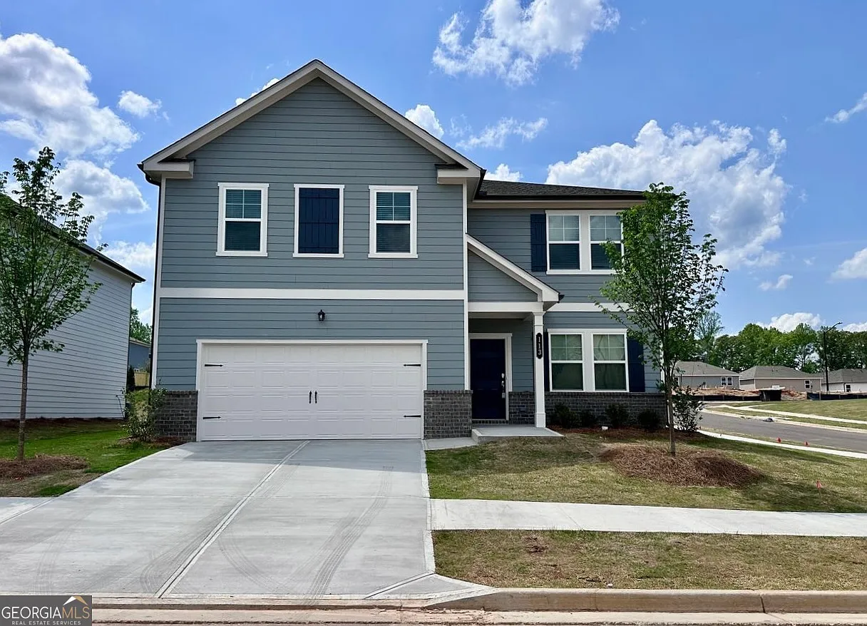 6 bed, 4.0 bath, $3,200 — Photo 1