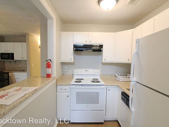 4th image of 1362 Bradley Dr
