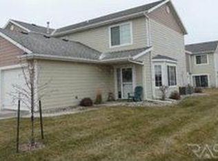 1422 N Conifer Pl, Sioux Falls, SD 57107