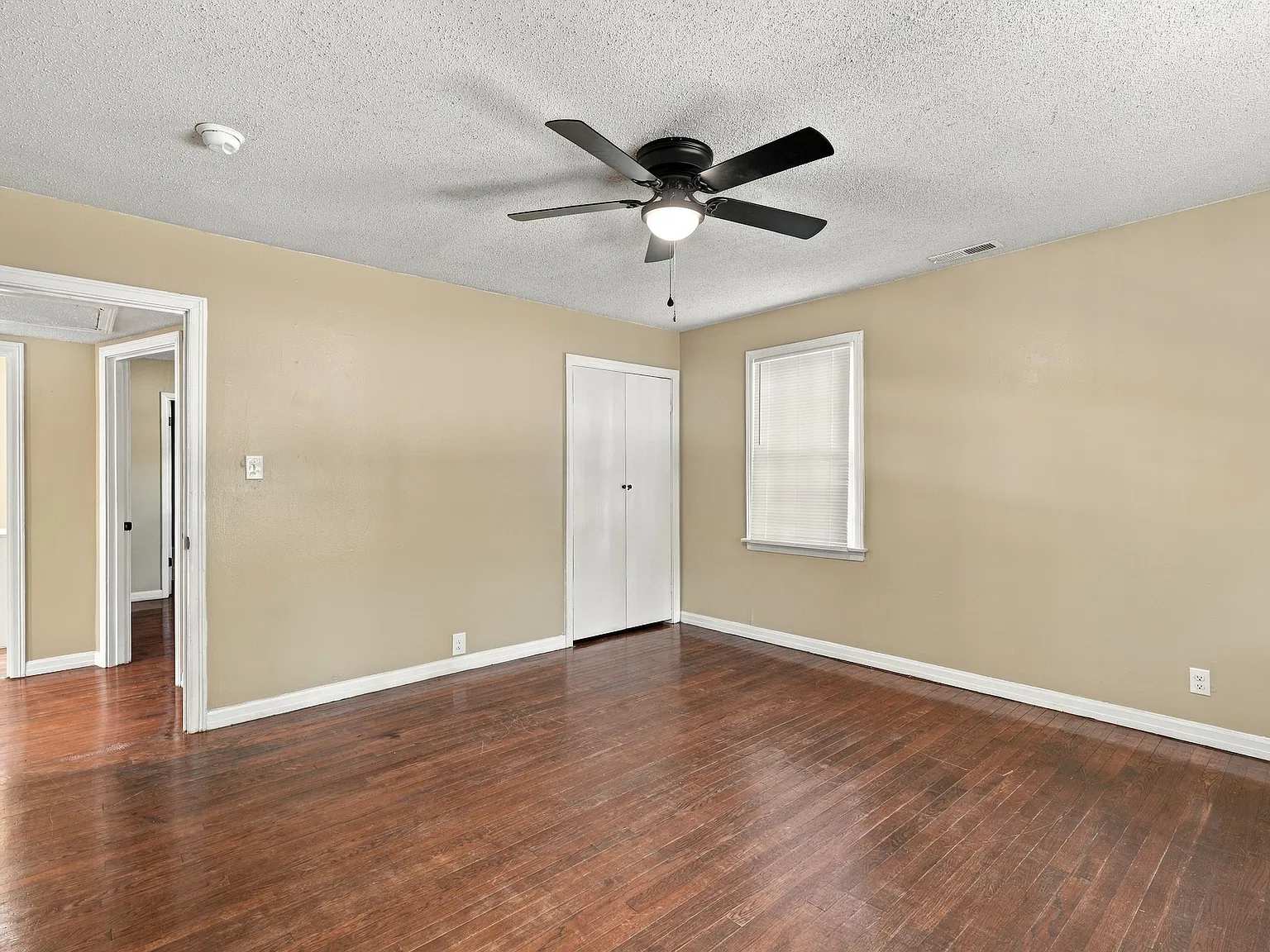 3 bed, 1452 sqft, $1,400 — Photo 2