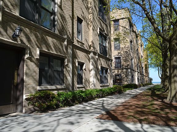 4th image of 1222 W Jarvis Ave APT 1S