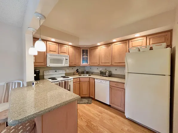 443 Pine Glen Ln APT B-2, Greenacres, FL 33463