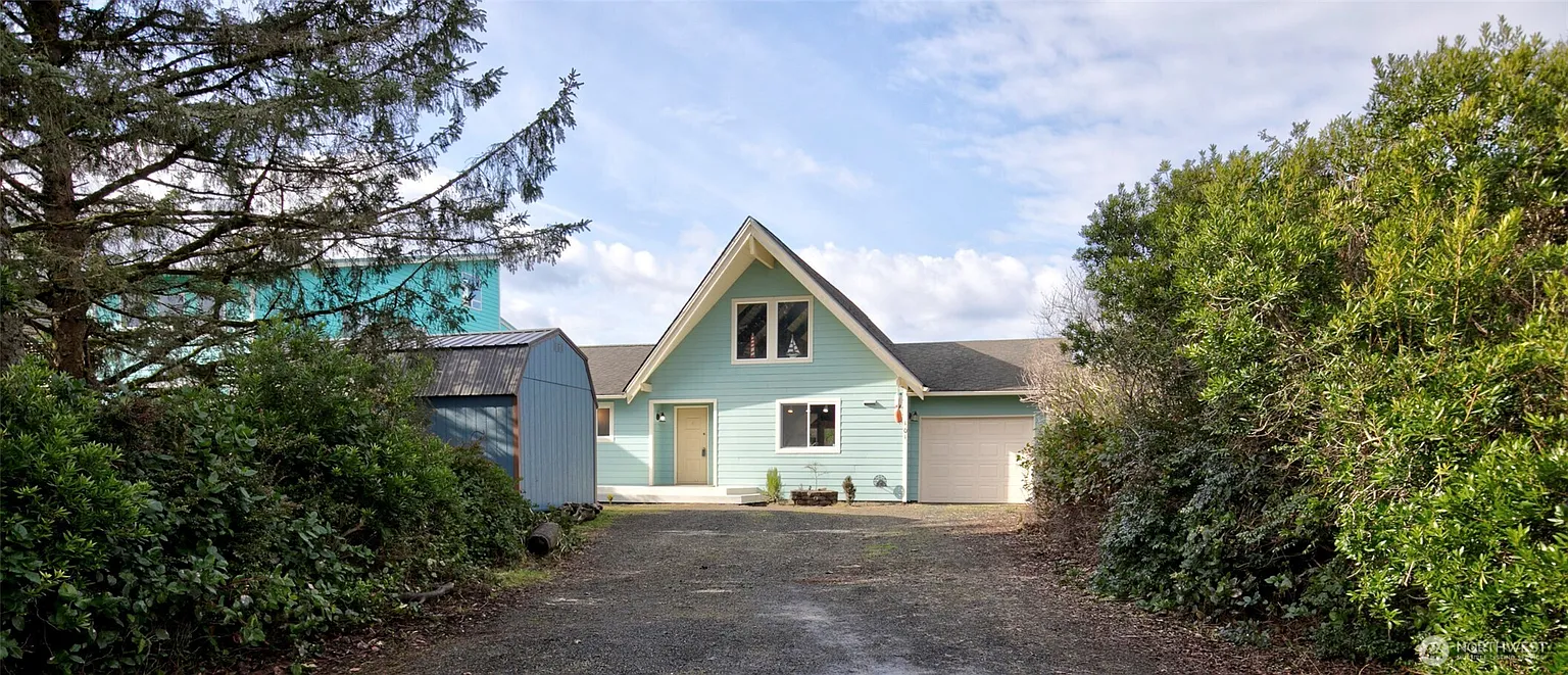 101 Sand Dune Avenue SW photo 1