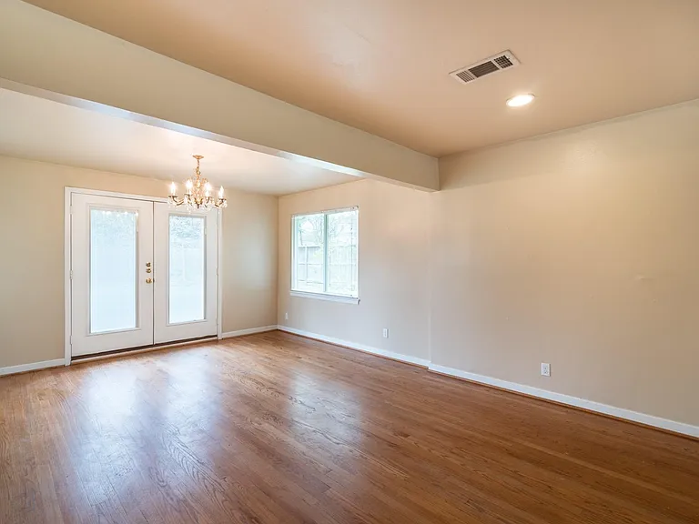 9718 Pine Lake Dr — Photo 13