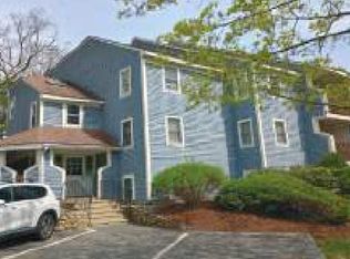 113 Heritage Dr Unit 113, Whitinsville, MA 01588