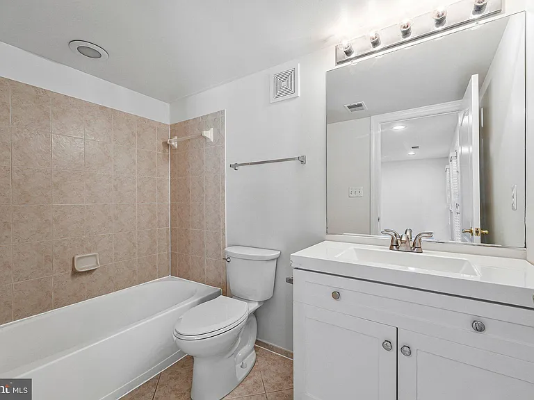 7720 Spoleto Ln — Photo 49