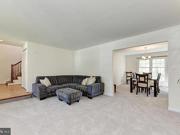 3rd image of 9908 Shrewsbury Ct