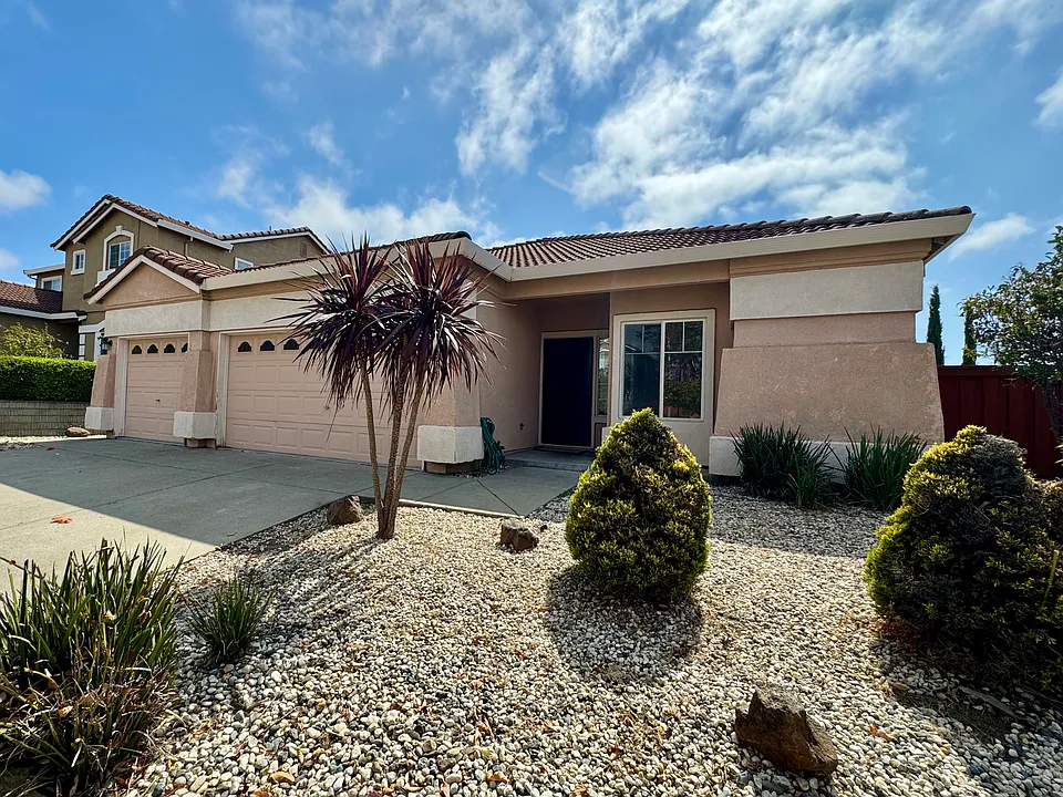 6453 Eagle Ridge Dr