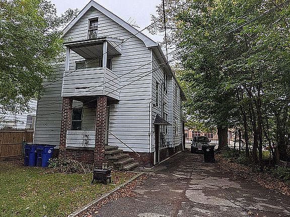 3rd image of 14915 Lucknow Ave Unit 1