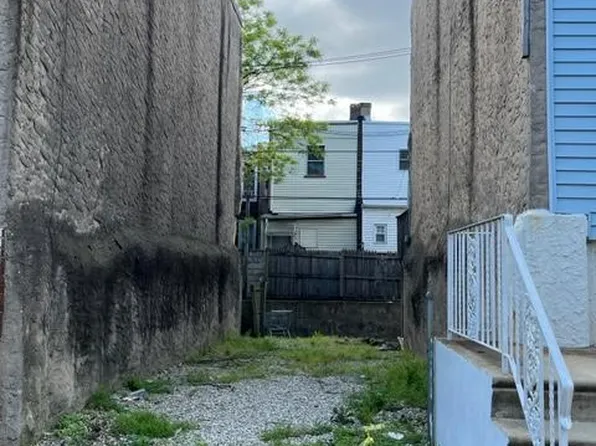 2432 S Lee St, Philadelphia, PA 19148